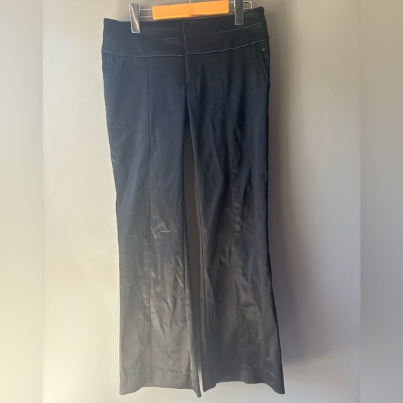Bebe, size 4, Black Faux satin flared Pants - Picture 3 of 11